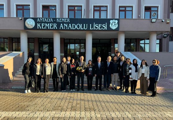 KAYMAKAM AHMET SOLMAZ KEMER ANADOLU LİSESİ’Nİ ZİYARET ETTİ