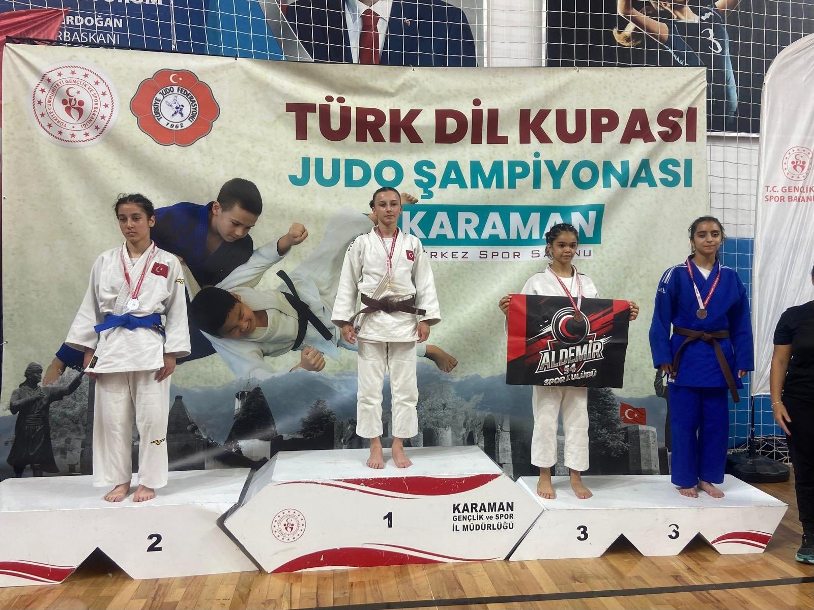 KEMER JUDO TAKIMI 8. TÜRK DİLİ KUPASI’NDA GURUR VEREN BAŞARILAR ELDE ETTİ