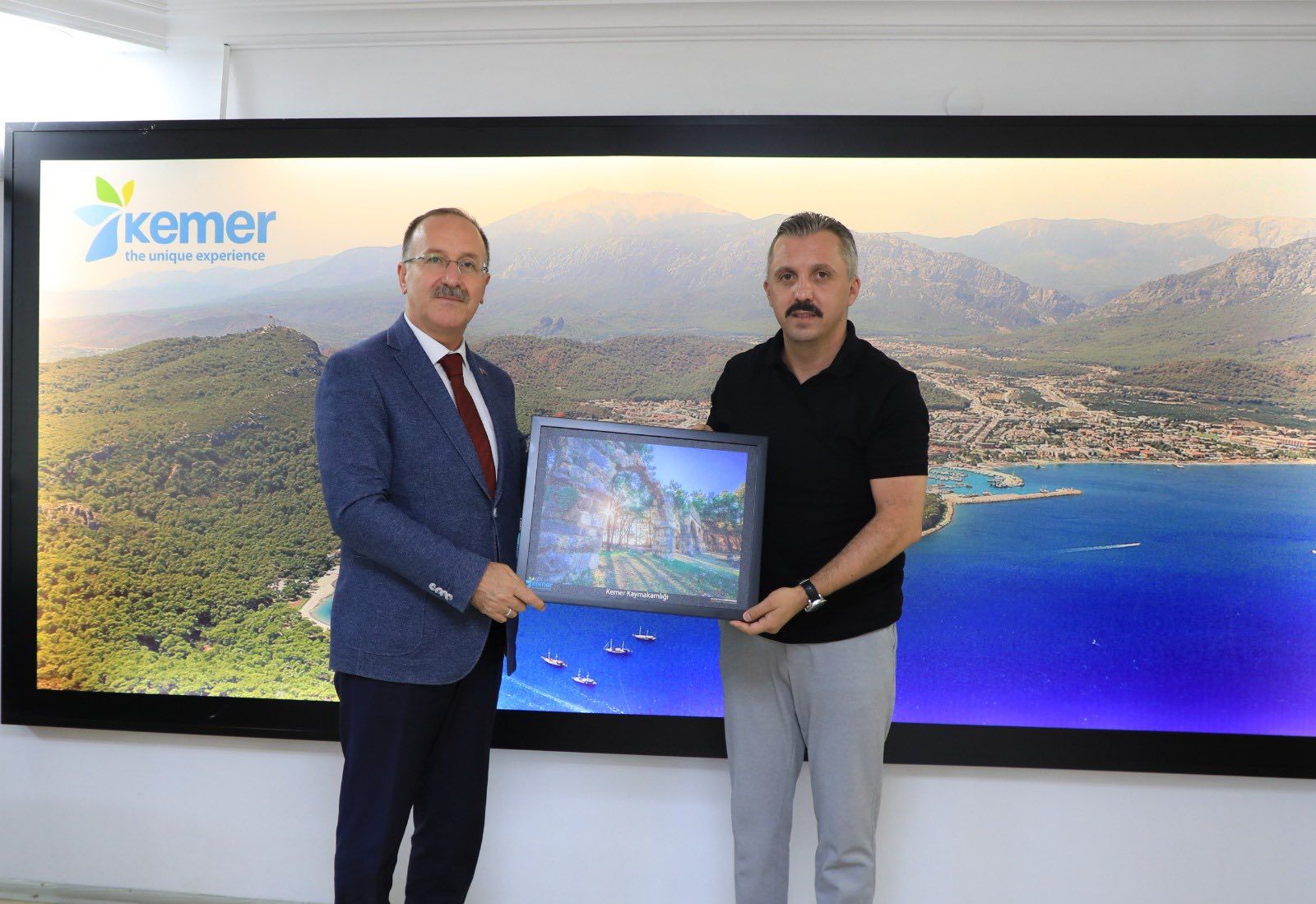 İL MİLLİ EĞİTİM MÜDÜRÜ ERİŞ’TEN KAYMAKAM SOLMAZ’A ZİYARET