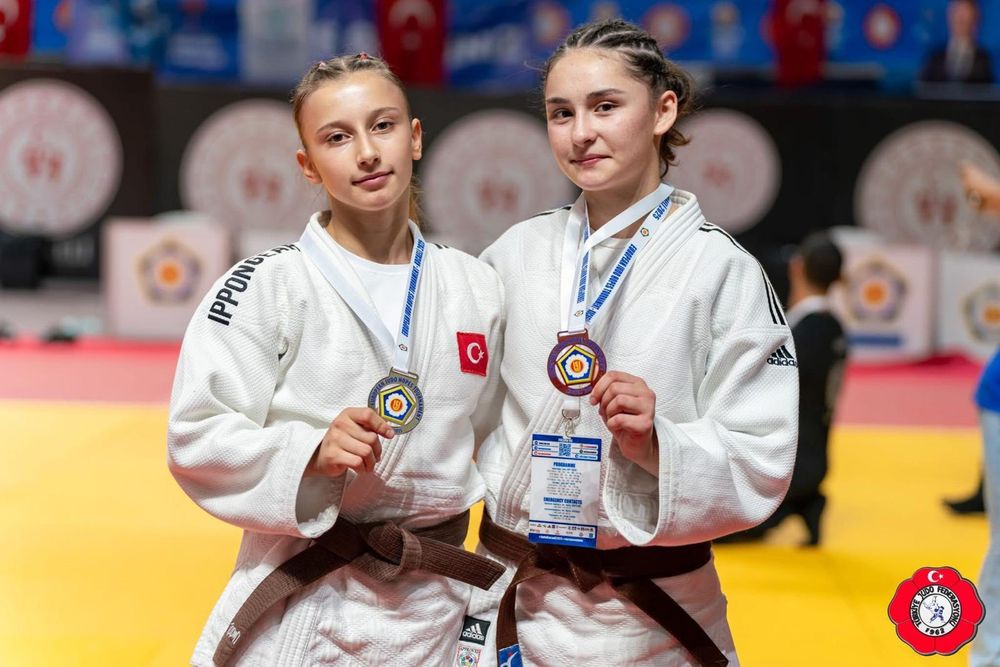 BALKANLARDA KEMER RÜZGÂRI: “SPOR, KÜLTÜRÜN, YETENEĞİN GELECEĞİN OLSUN” PROJESİYLE YENİ ZAFER