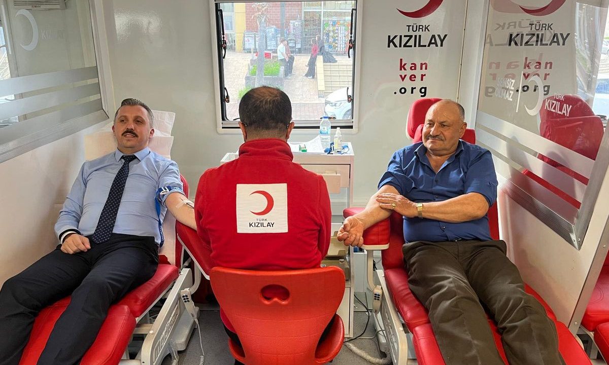 KAYMAKAM SOLMAZ’DAN KAN BAĞIŞINA DESTEK