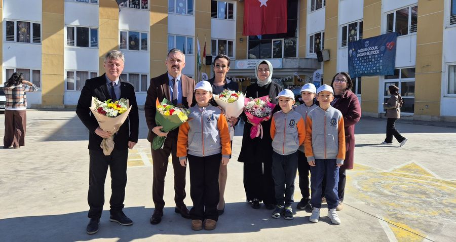 KEMER’DE SAĞLIK ELÇİLERİ YETİŞİYOR: “SAĞLIKLI ÇOCUK, SAĞLIKLI GELECEK”