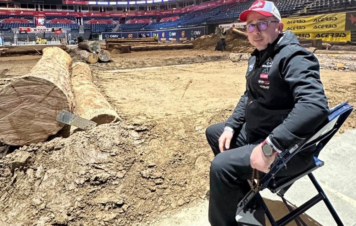 KEMER’İN ADI BELGRAD ARENA’DA YANKILANIYOR: SEMİH ÖZDEMİR DÜNYA DEVLERİYLE BULUŞTU!