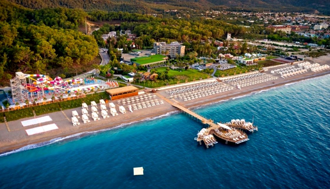 TMSF İKİ LÜKS OTELİ SATIŞA ÇIKARDI: BİRİSİ KEMER’DE