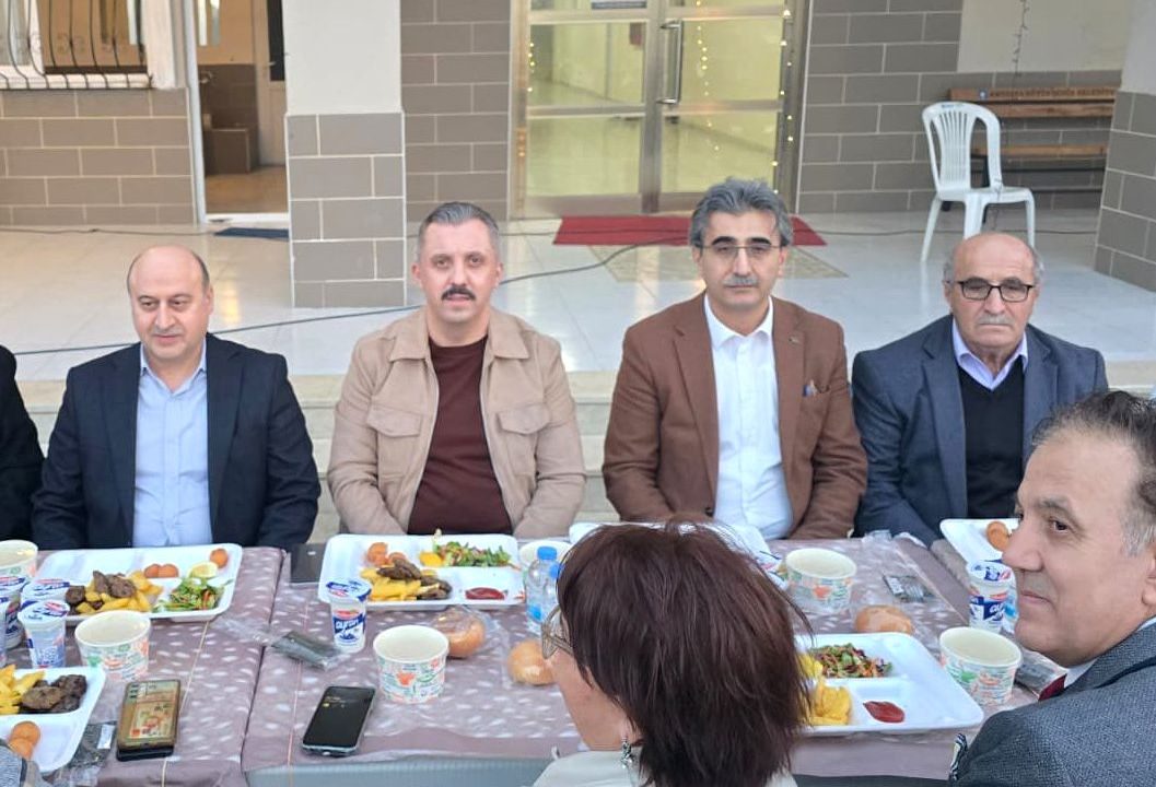 KEMER’DE ÖĞRENCİLERLE GÖNÜL SOFRASI: RAMAZAN RUHU ÇEDES İLE YAŞATILIYOR