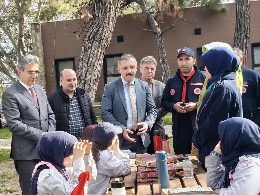 KAYMAKAM SOLMAZ’DAN İZCİLİK KAMPINA ZİYARET