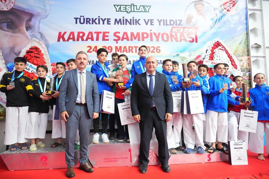 KEMER’DE KARATE RÜZGÂRI: TÜRKİYE ŞAMPİYONASI GÖRKEMLİ BİR TÖRENLE BAŞLADI