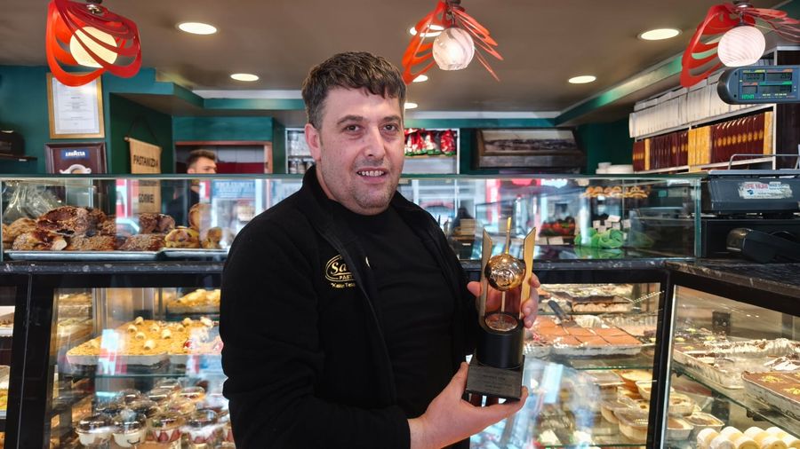 KEMER EKONOMİSİNİN PARLAYAN YILDIZI: SARAY PASTANESİ’NİN ÖDÜLLÜ YÜKSELİŞİ