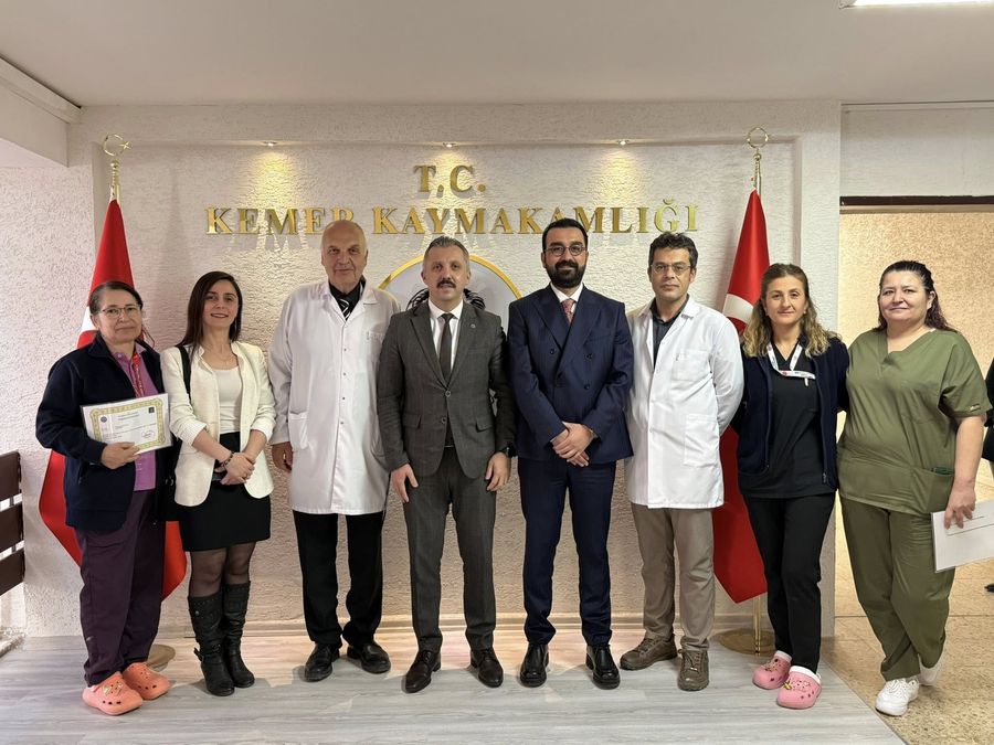 KEMER’DE SAĞLIK ORDUSUNA VEFA: KAYMAKAM SOLMAZ’DAN BAŞARI BELGESİ