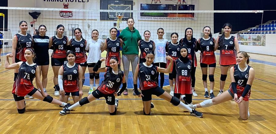 KEMER’DE VOLEYBOL KURSUNDAN DOSTLUK KARŞILAŞMALARI