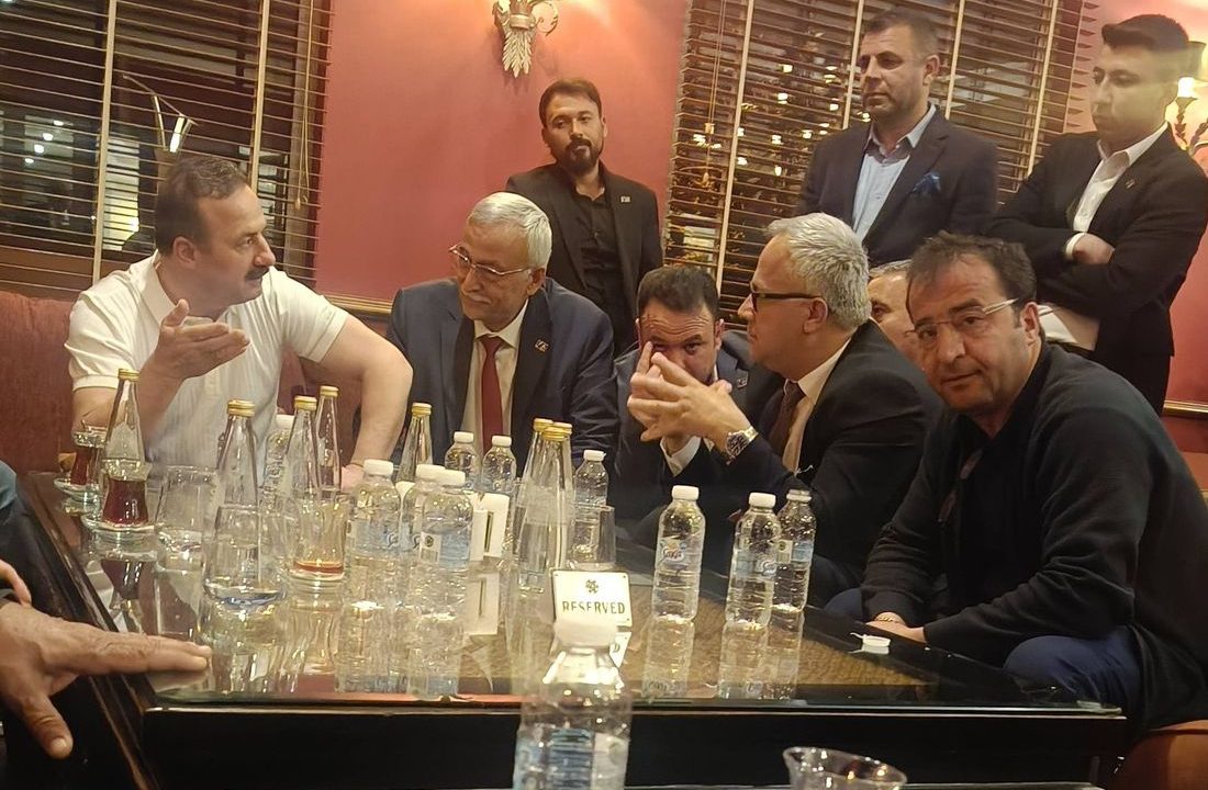 KEMER SİYASETİNDE DURMUŞ CAN BİLMECESİ: YENİ ROTA ANAHTAR PARTİ Mİ?