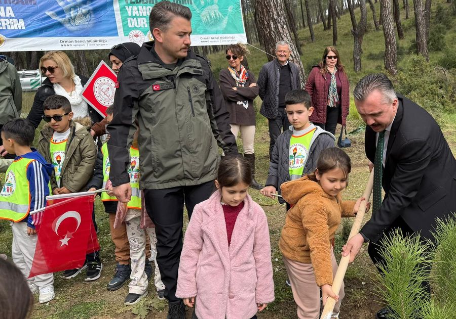 KEMER’DE GELECEĞE NEFES: TEKİROVA’DA FİDANLAR TOPRAKLA BULUŞTU