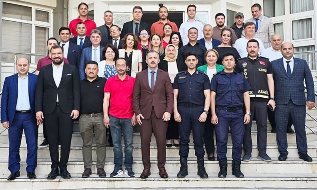 KEMER’DE PROTOKOL VE HALK BAYRAMLAŞMA PROGRAMINDA BİR ARAYA GELDİ