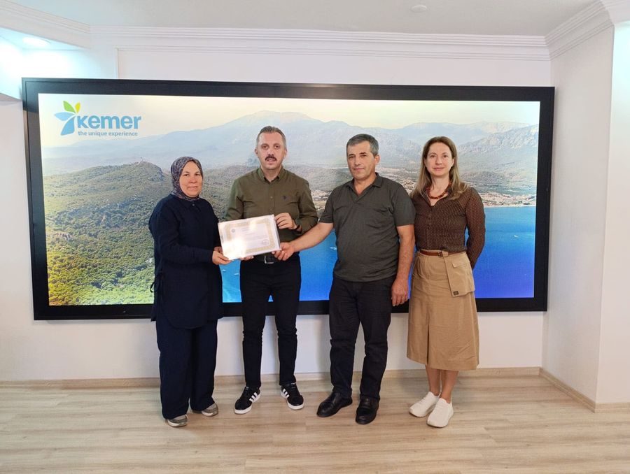KEMER ZEYTİNYAĞINA BRONZ MADALYA: KAYMAKAM SOLMAZ’DAN BAŞARILI ÜRETİCİLERE MARKA DESTEĞİ SÖZÜ!