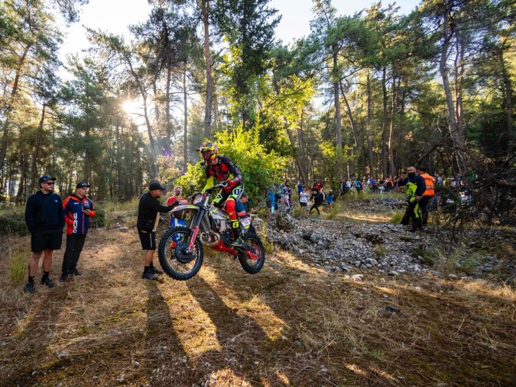 ŞAMPİYONLUK MÜCADELESİ ‘SEA TO SKY’ İLE KEMER’E TAŞINIYOR